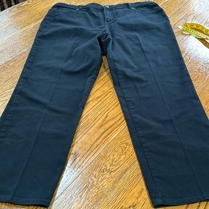 Gloria Vanderbilt black jeans. Size 18 Short. Great condition.